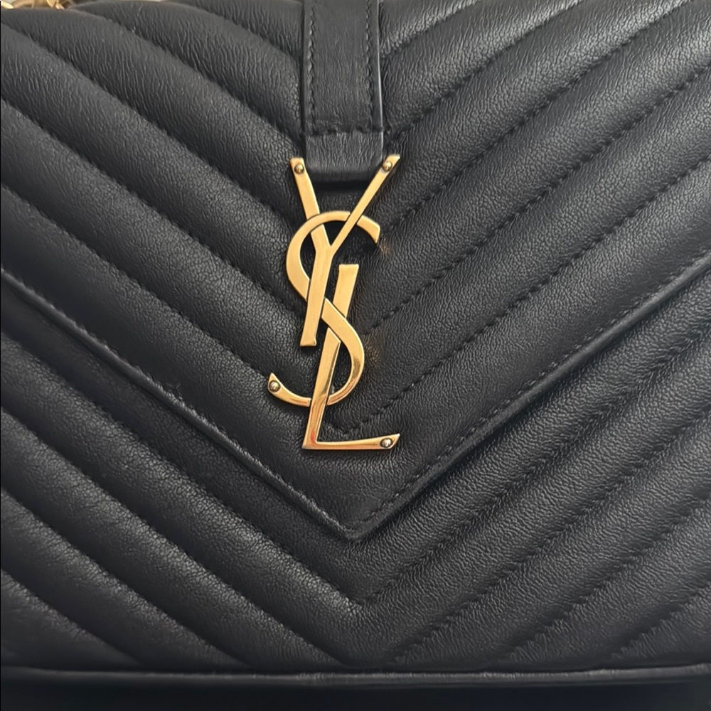 🥳HP🥳🔥Yves Saint Laurent Black College Chevron Cross Body Bag🔥 - Picture 4 of 17